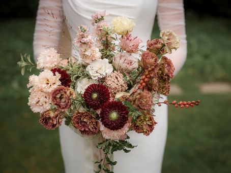 autumnal wedding flowers