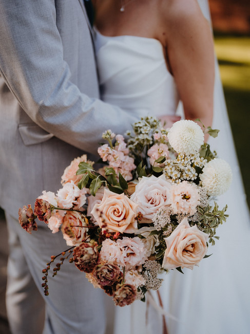 modern, romantic bridal bouquet in earthy, neutral shades