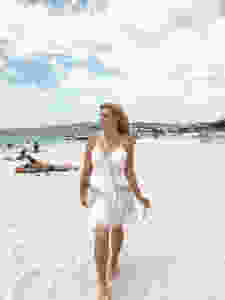 shrazzi travel tips how to keep your whites white & other laundry tips