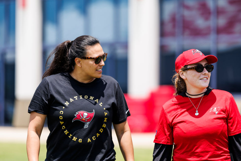 Nadine Nurasyid bei den Tampa Bay Buccaneers