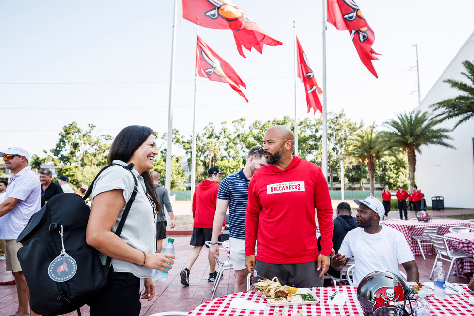 Nadine Nurasyid bei den Tampa Bay Buccaneers