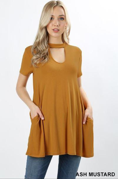 Hình thu nhỏ: Áo cổ choker có túi tay ngắn