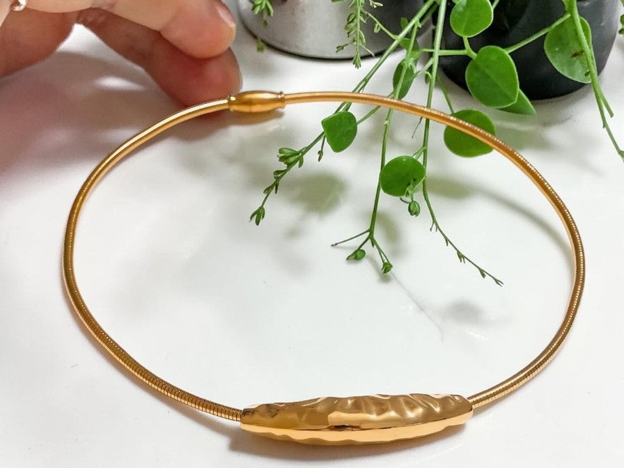 18K Gold PVD Sculptural Collar Necklace | 15.7-Inch Magnetic Clasp | Bella•Fina