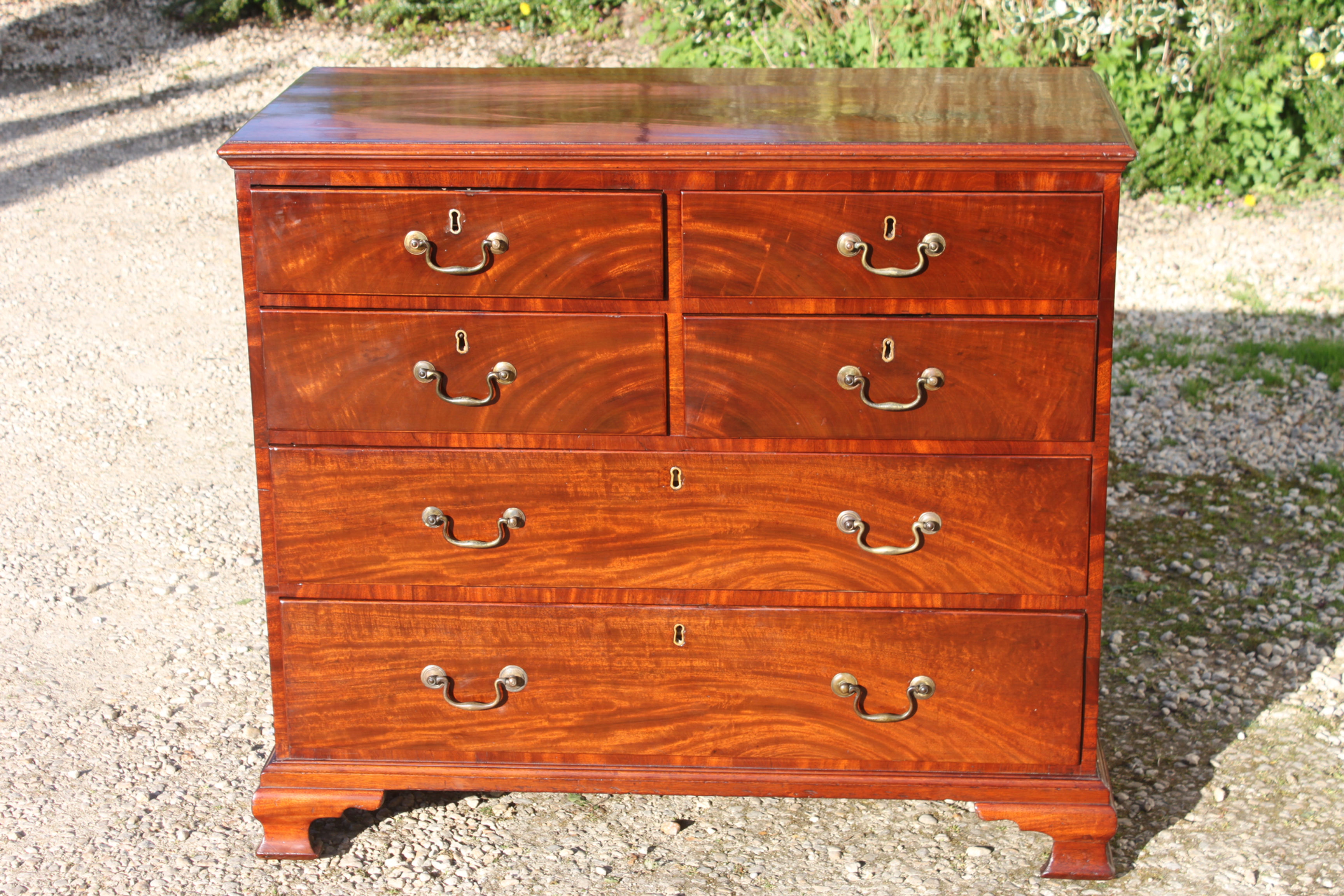 A fine mahogany George III period chest of drawers