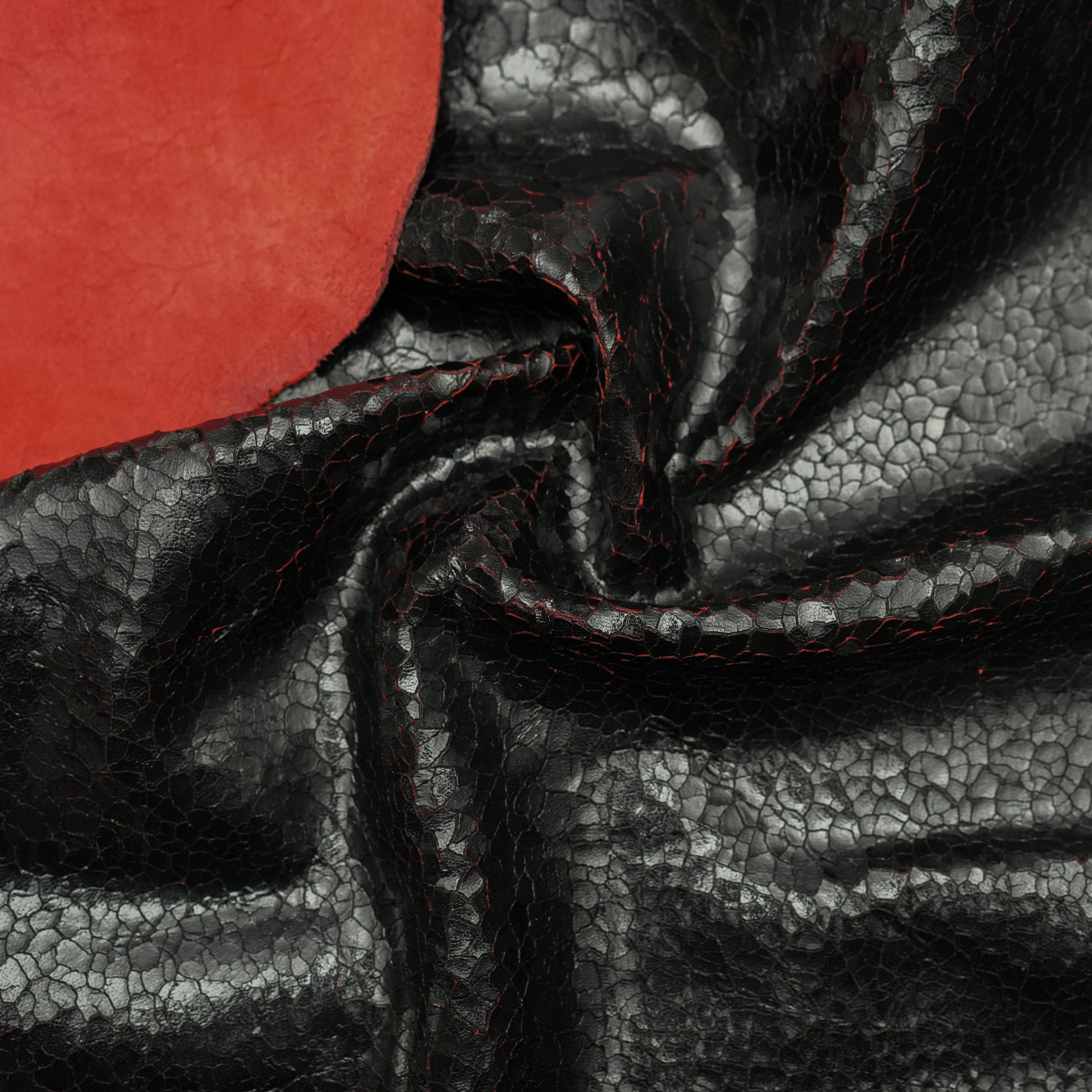 CRACKED MIRROR LEATHER