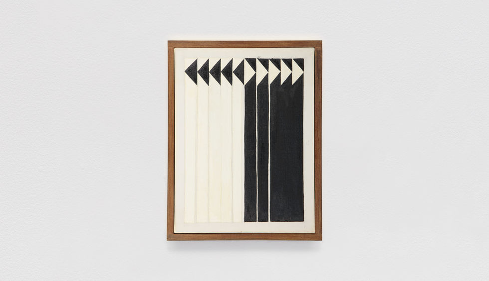 Obra histórica de Bruno Neves, "Do Concreto ao Líquido" (2016), selecionada pelo curador sueco Jonas Lund para a Galeria Cavalo. A peça demonstra a transição entre o rigor geométrico e a sensibilidade matérica que viria a definir as séries posteriores do artista. Este registro valida a longa trajetória institucional de Neves e sua presença no mercado de arte blue-chip desde 2016.