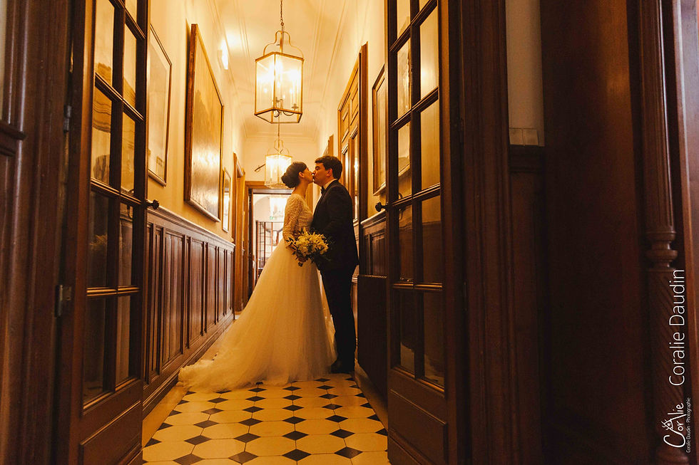 photo des mariés au Château de Breteuil