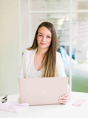 Photo professionnelle femme : 8 conseils pour être au top