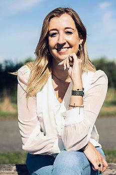 Portretfoto Elise van den Hoek, Virtual Assistant Elise