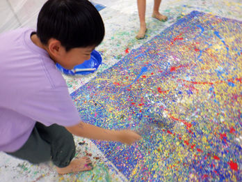 2025年9月3週目 造形「アクションペインティング」高学年