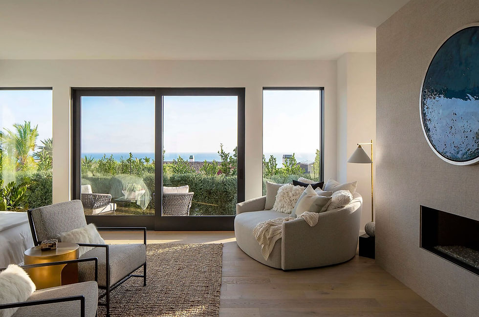 Kuşadası'nda Deniz Manzaralı Ev