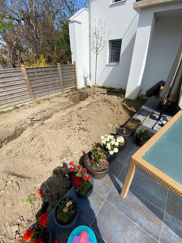 Excavation, préparation du terrain et fourniture d’une piscine en fibre de verre à Payerne - Vaud