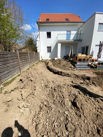 Excavation, préparation du terrain et fourniture d’une piscine en fibre de verre à Payerne - Vaud