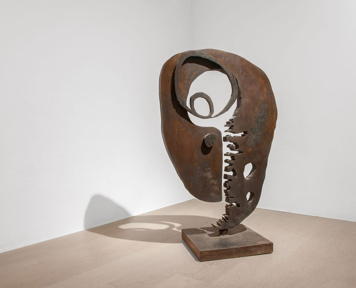 Alcide Fontanesi - Bucranio, s.d. [1970-76], ferro, 93x57x34 cm -  Testa o testa, Studio la Linea Verticale