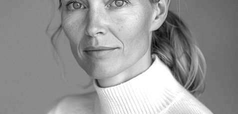 YuvalNAeinat_meiri_This_image_depicts_a_professional_portrait_of_a_bea_1ff80b62-8866-4e5f-