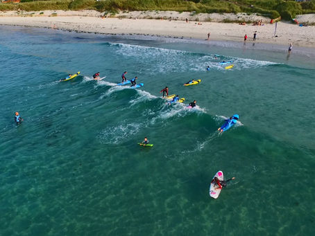 Les Sports Nautiques en Bretagne : Une Aventure Salée Entre Tradition et Modernité