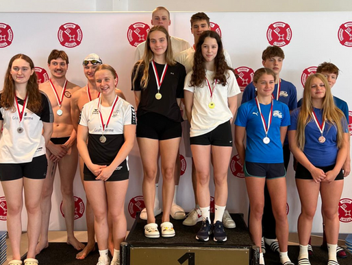 Die Lagenstaffel mixed mit Lara Klein, Alexej Sucker, Jano Späth und Luise Werner schwamm zu Gold