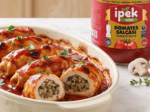 İpek Domates Salçası ile hazırlanan salçalı mantarlı tavuk sarma