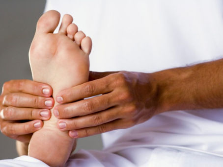 Massage des pieds à Trois-Rivières: la clé pour diminuer la fatigue des jambes.