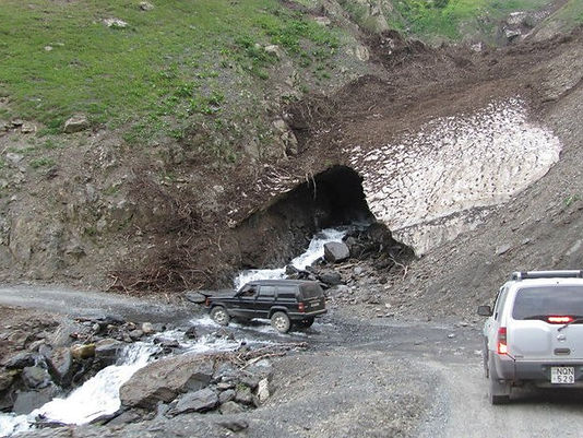 Tour to Kazbegi, Gergeti Trinity Church, тур в Казбеги, Гергети