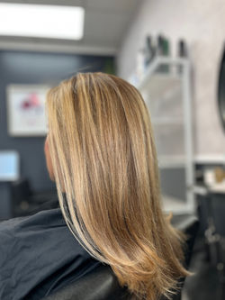 ROOT TOUCH UP + HIGHLIGHTS + GLOSS COLOR +BLUNT CUT