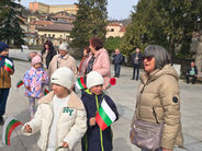 Кръвта говори - баби и внучета в Батак за един паметен 3 март