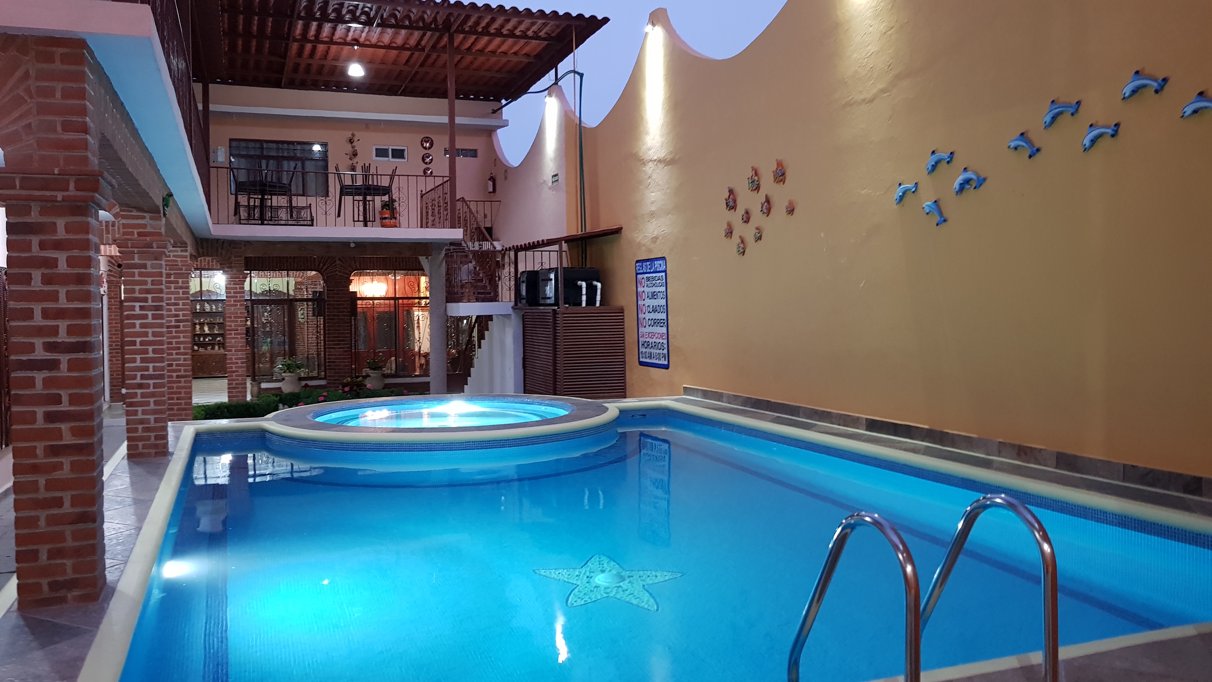 PISCINA