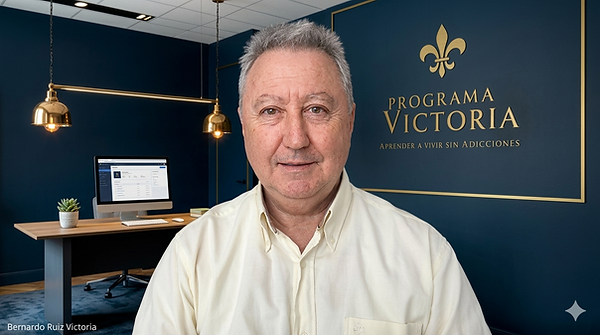 Bernardo Ruiz en la oficina del Programa Victoia