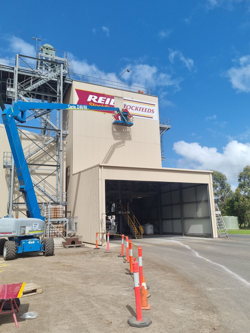 Reid Stockfeeds Cobden - New Signage & Maintenance Office
