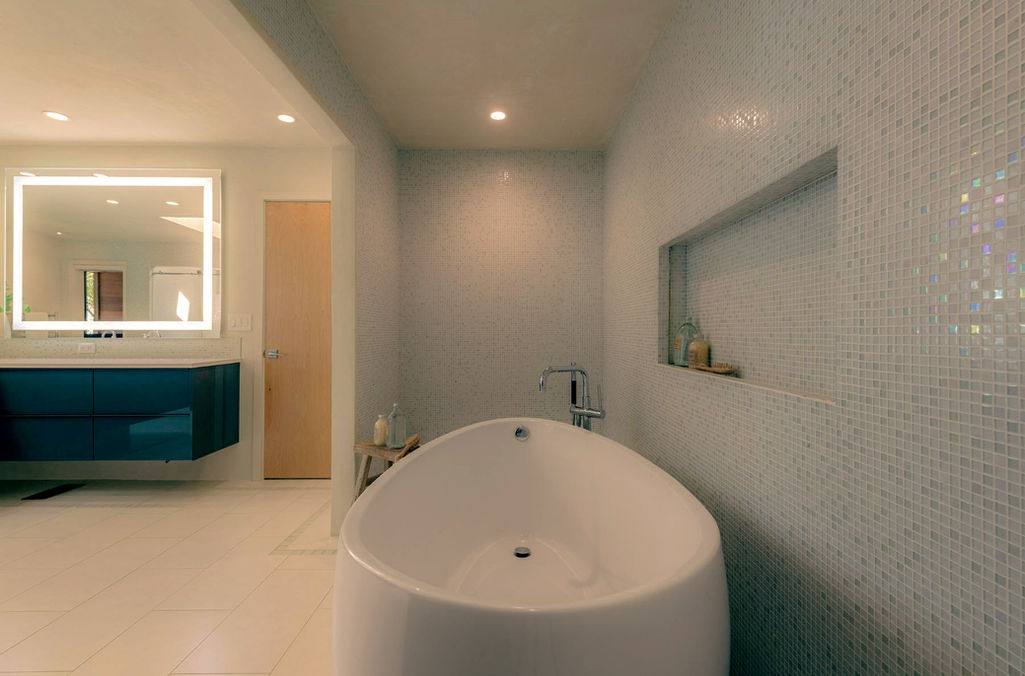 Bathroom remodel and renovation projects by MASTRIDICASA featuring Tahoe–Truckee residential design, improved layouts, en-suite planning, practical detailing, and permit-ready construction documents.