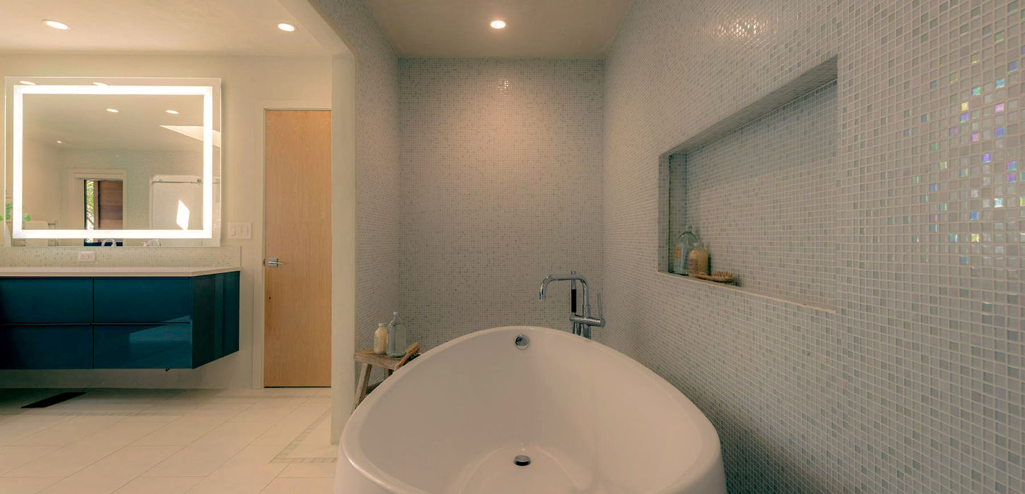 Bathroom remodel and renovation projects by MASTRIDICASA featuring Tahoe–Truckee residential design, improved layouts, en-suite planning, practical detailing, and permit-ready construction documents.