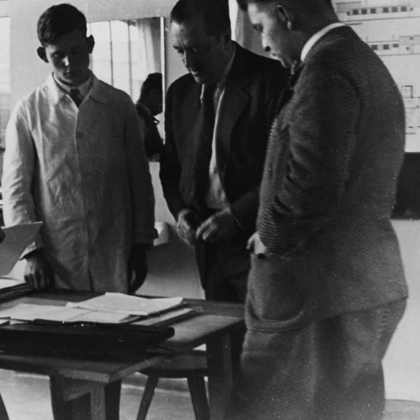THE ARCHITECT MUST GET TO KNOW THE PEOPLE WHO LIVE IN THE PLANNED HOUSE. FROM THEIR NEEDS, THE REST INEVITABLY FOLLOWS. Ludwig Mies van der Rohe, Architect