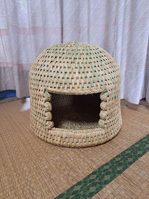 猫ちぐら(稲藁製品)、猫の家、作品no.67 | 藁細工、はけご工房 