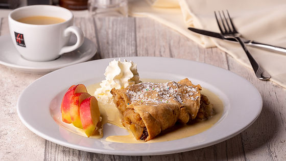 Apfelstrudel mit Vanillesauce