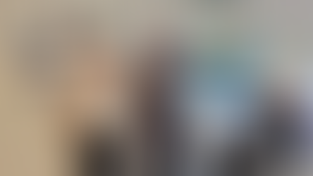 Les résidents suivent avec assiduité les aventures des galets voyageurs !Certains prennent le soleil au bord de la mer !