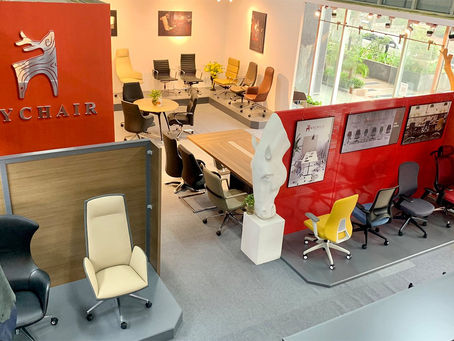 Không gian lãnh đạo tinh tế: Bàn giám đốc thương hiệu với phần đế độc đáo