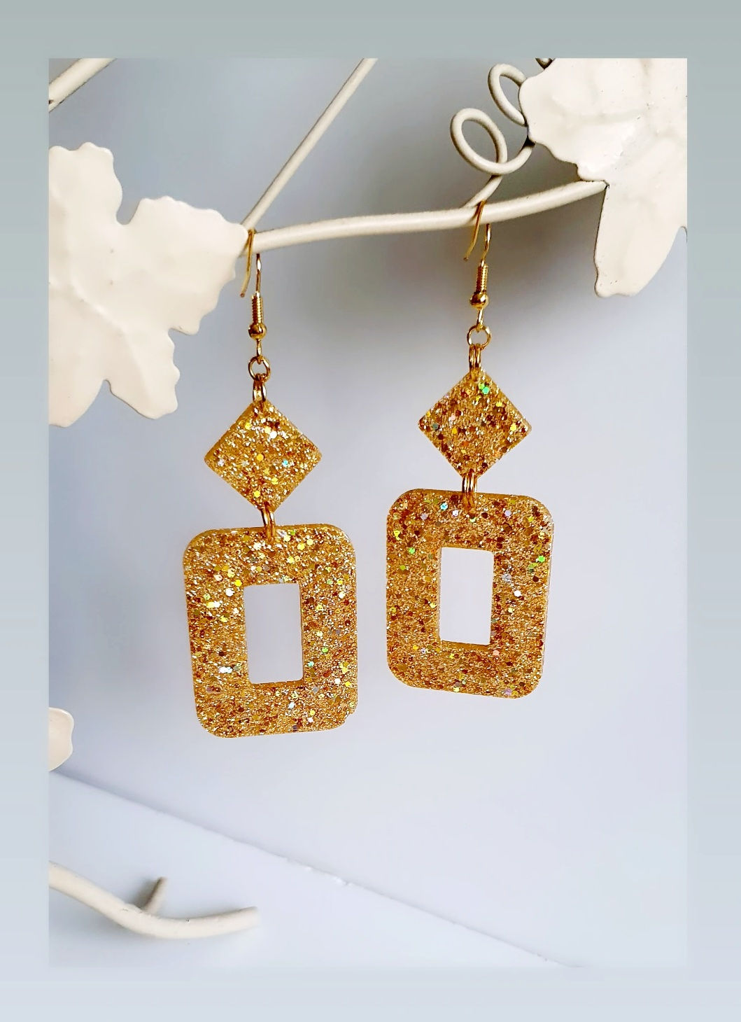 Boucles Résine "Collection Fêtes" Dorées-Pailletées