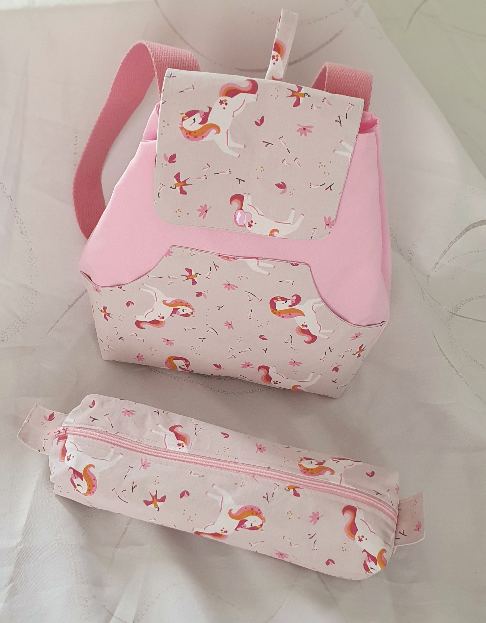 Ensemble Sac à Dos "Licorne" et Trousse Assortie