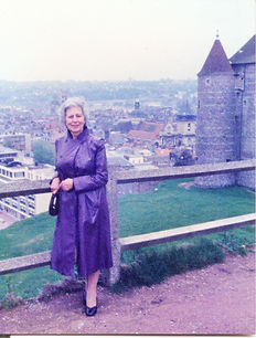Ella devant le chateau de Dieppe