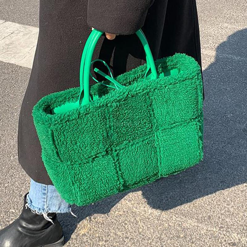 Miniatura: 2022 Women Designer Quality Plush Woollen Handbag Match Warm Cotton Furry Slipp