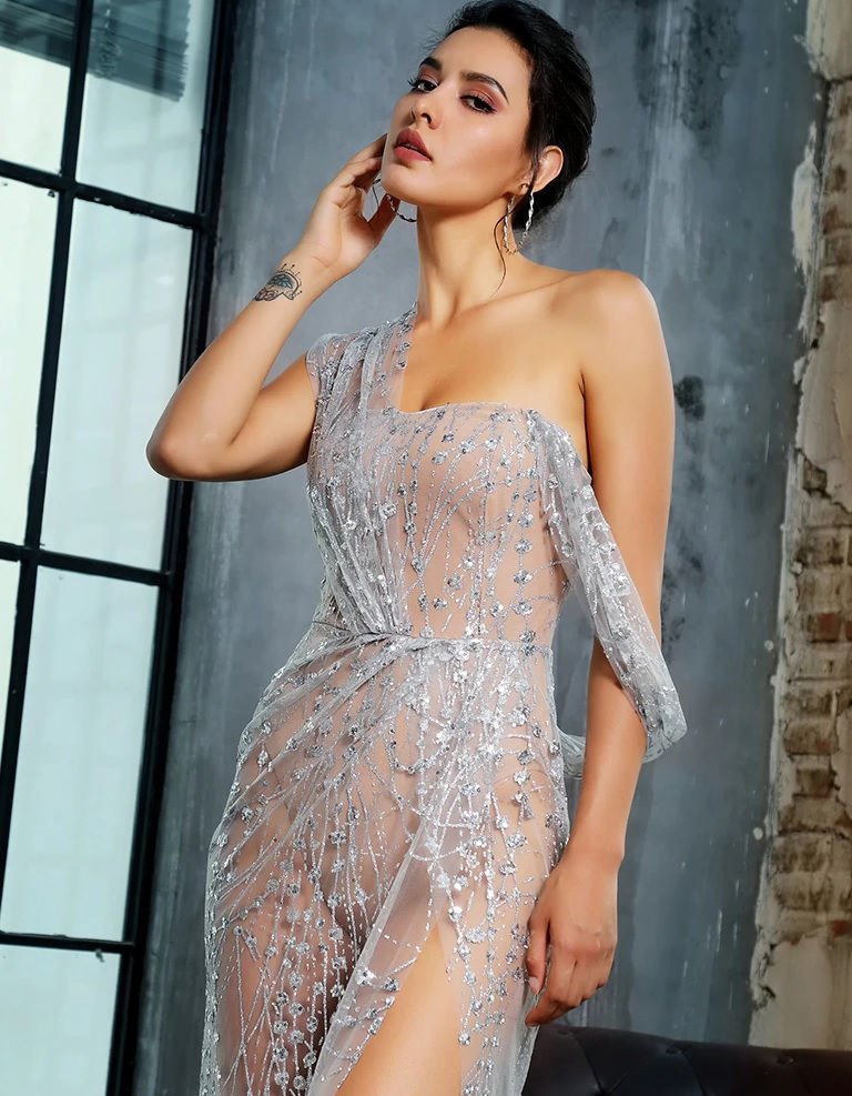 الصورة المصغرة: Silver Sequin See Through Gown
