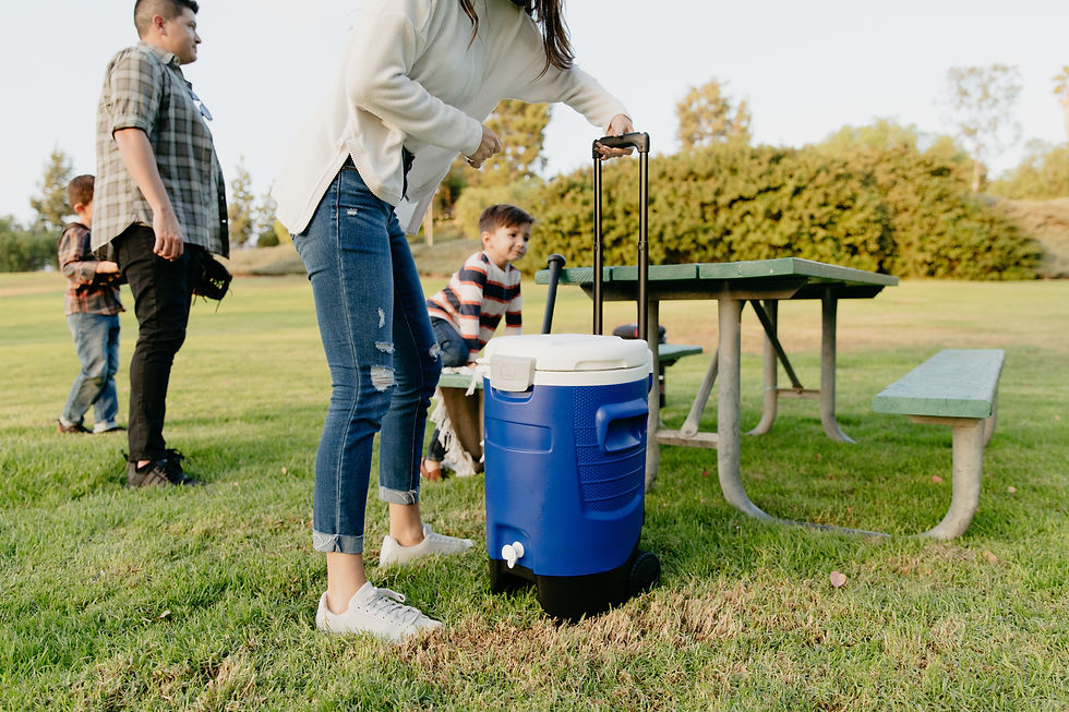 الصورة المصغرة: 5-Gallon Sports Rolling  Cooler with Wheels - Blue