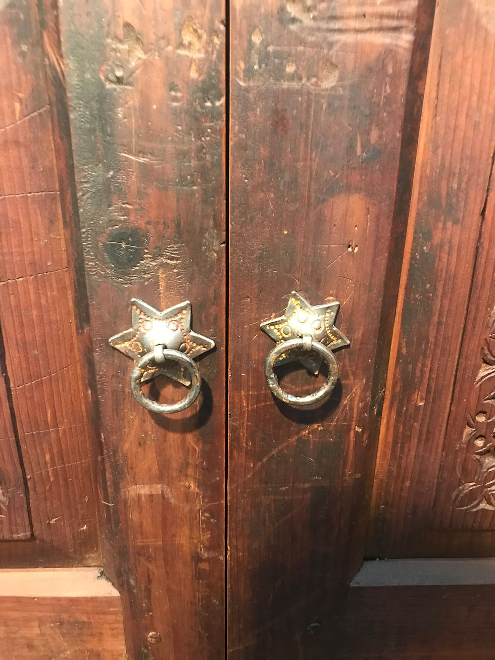 Miniature : ARMOIRE 2 PORTES, CÈDRE DE L'HIMALAYA, XXème siècle