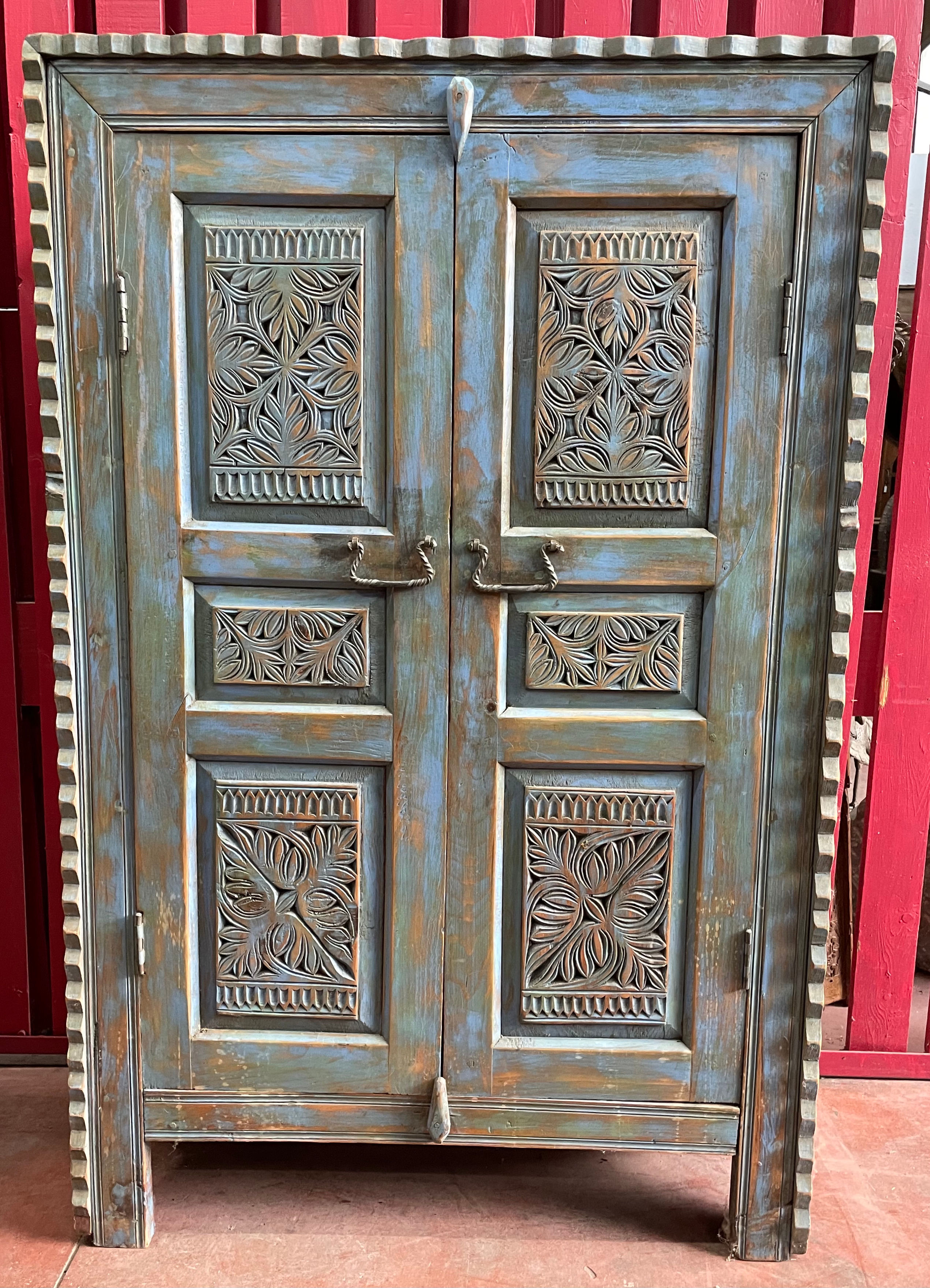 Pakistan, Vallée de Swat Armoire 2 portes avec une superbe patine bleue. Réf. 92