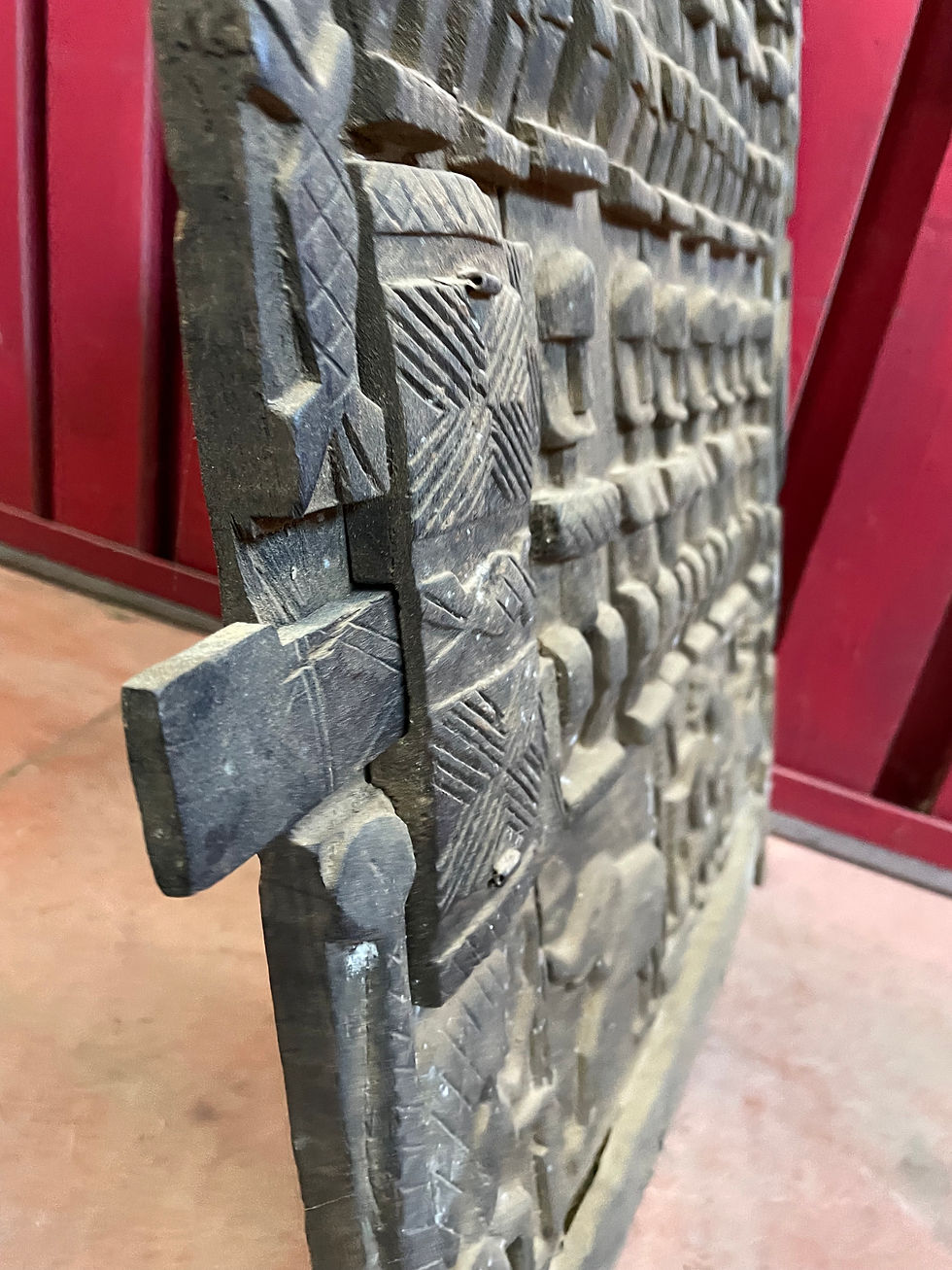 Miniature : Mali. Ancien volet de grenier Dogon avec sa serrure.