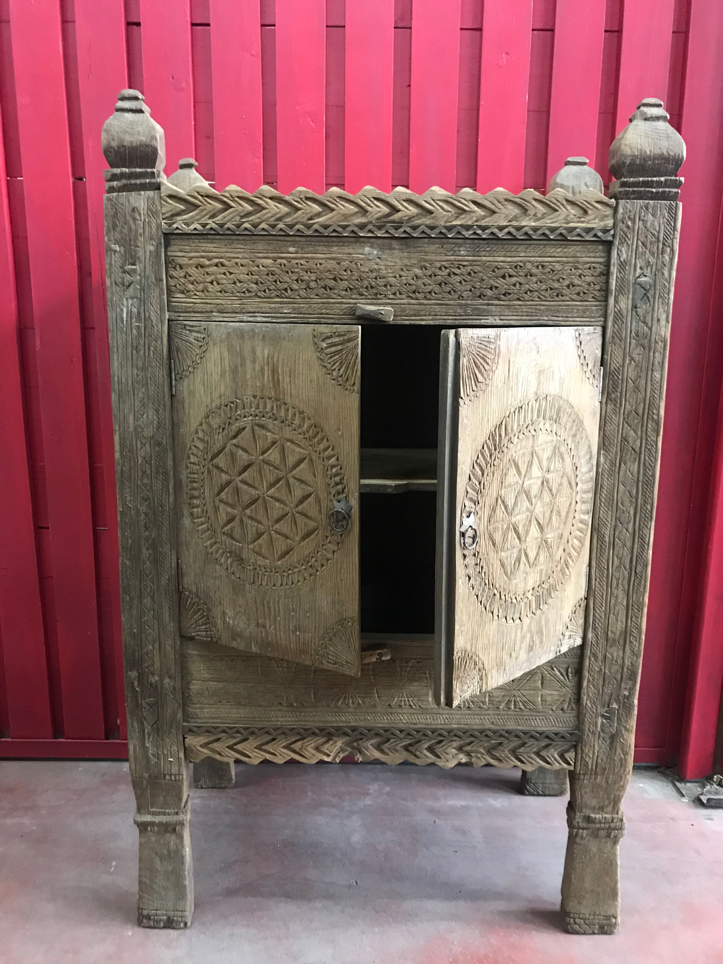 GRAND COFFRE DE MARIAGE, PAKISTAN, VALLÉE DE SWAT, XXème siècle