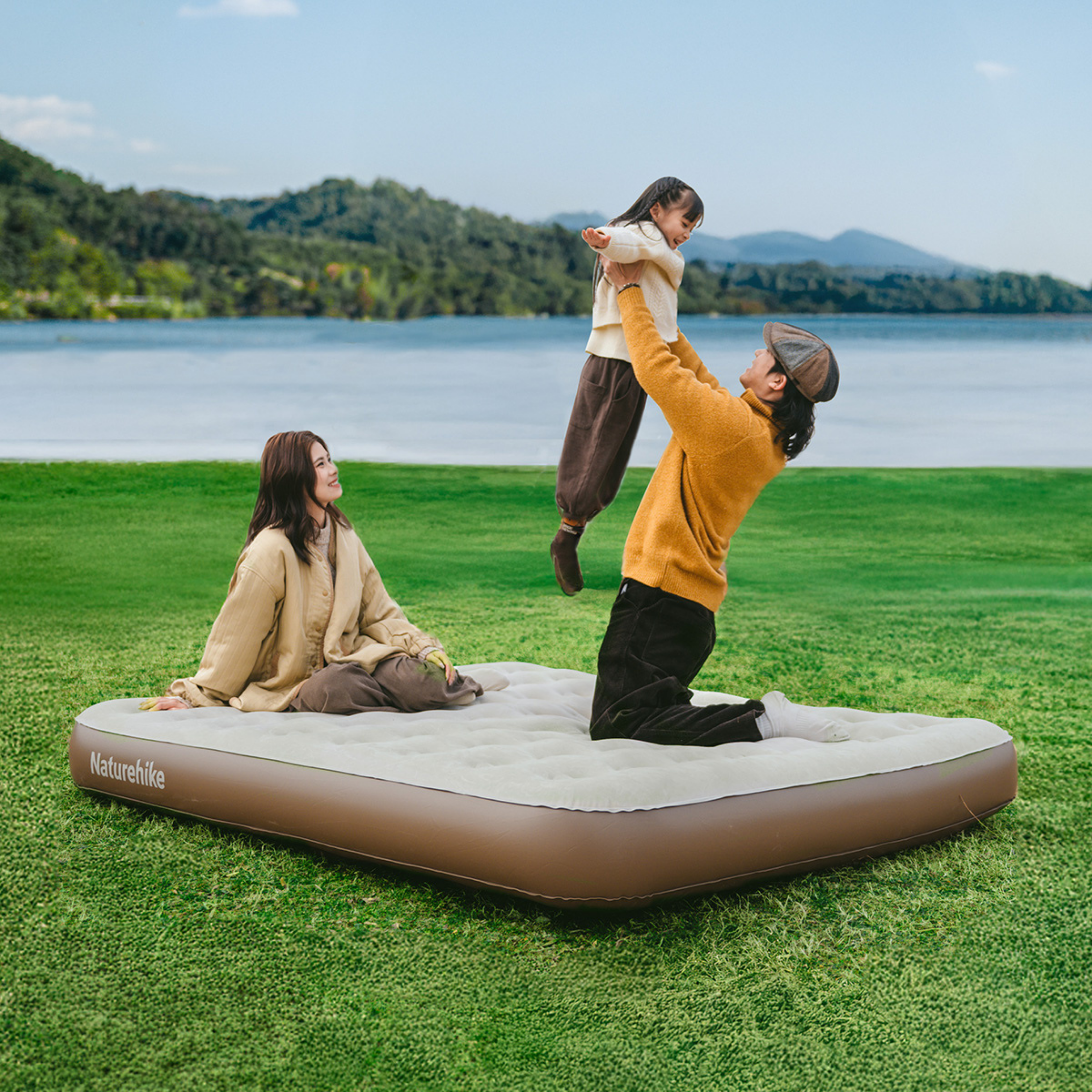 NATUREHIKE Chenjing Built-In Pump Inflatable Bed | Air Mattress For 2 Person