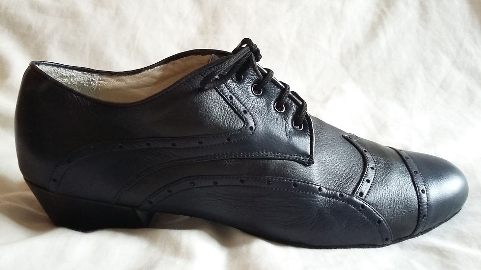 SIZE 8 (40C), Heel 1.5 inch.