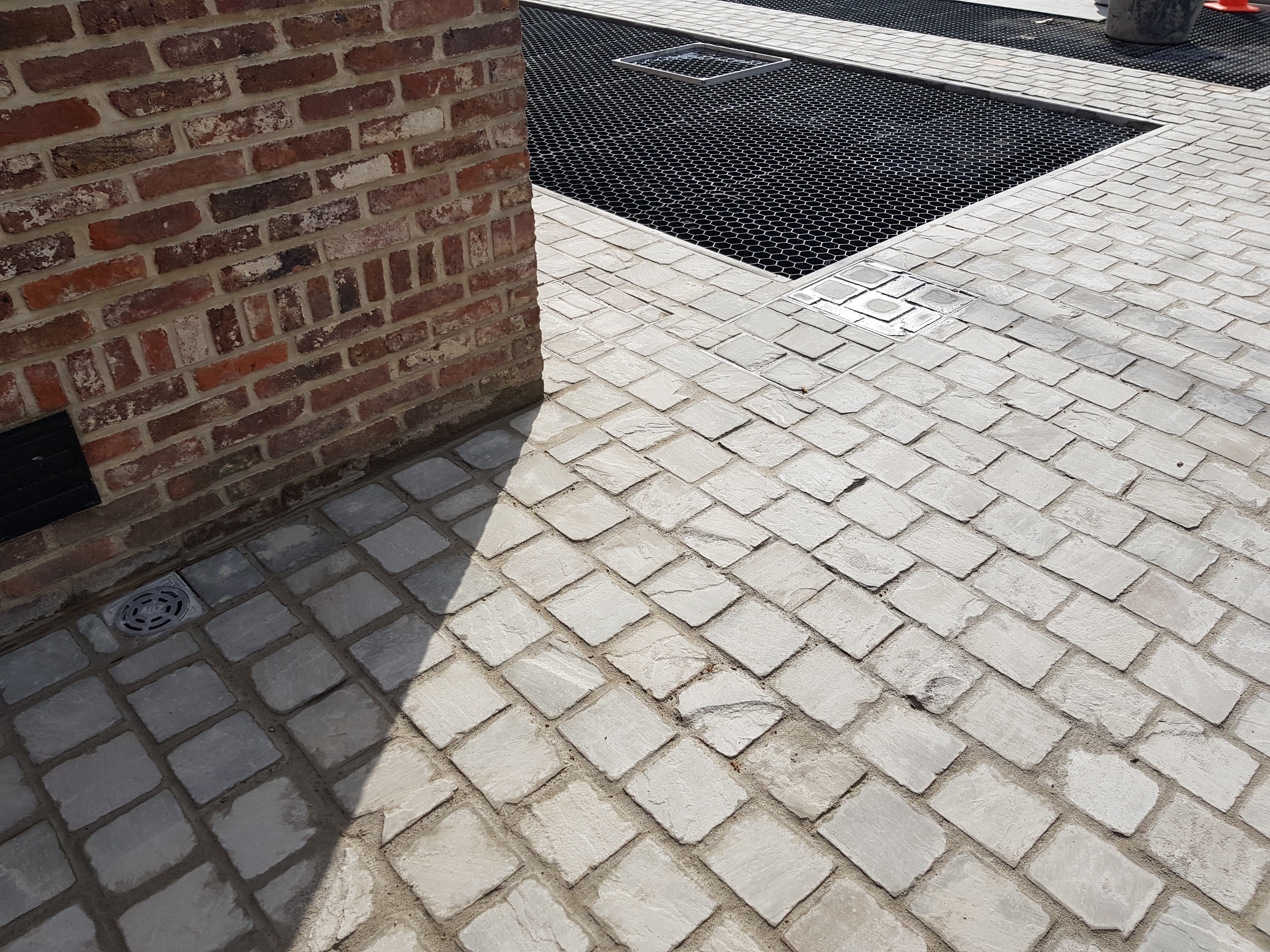klinkerdeksels en snijwerk