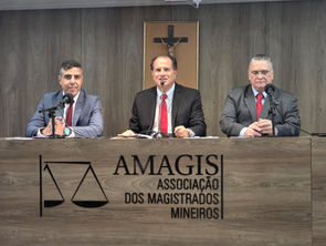 IFTTA Brasil reúne especialistas na AMAGIS e fortalece debate jurídico sobre turismo e transporte em Belo Horizonte